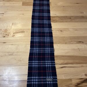 Vintage Burberrys 100% Lambswool Nova Check Scarf Made in England